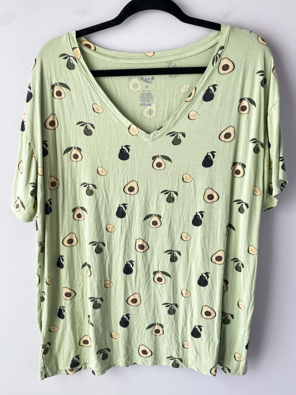 Kyte Baby Womens Avocado Print V Neck Tee M Green Bamboo Novelty Short Sleeve